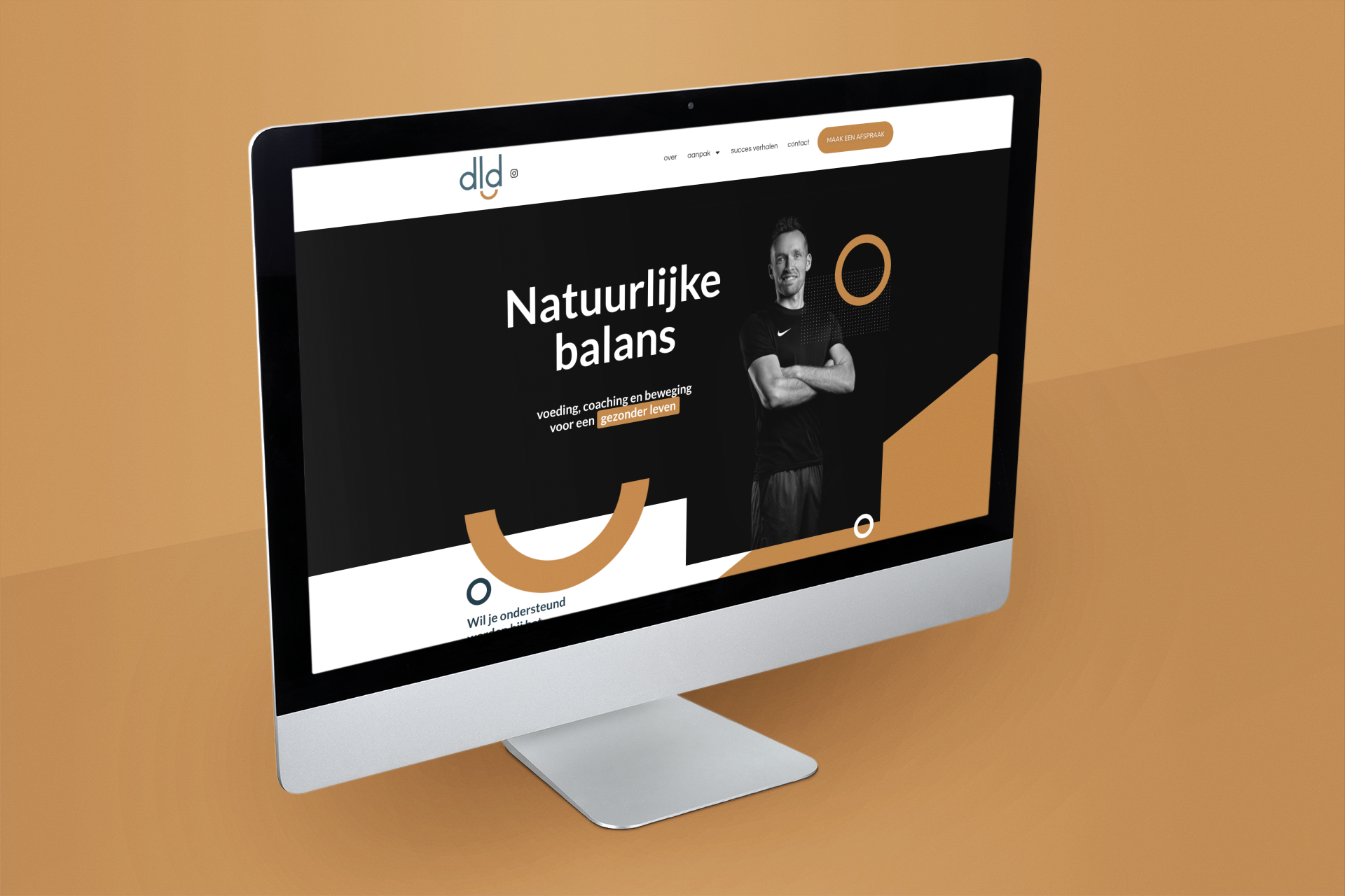 mockup-of-an-imac-placed-in-a-simple-environment-5156-el1 11